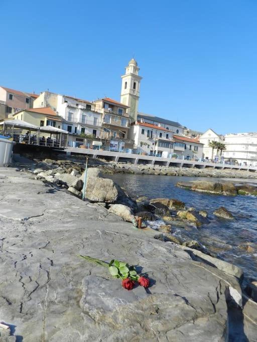 Sea View, In The Old Town Santo Stefano Al Mare Apartment Exterior photo